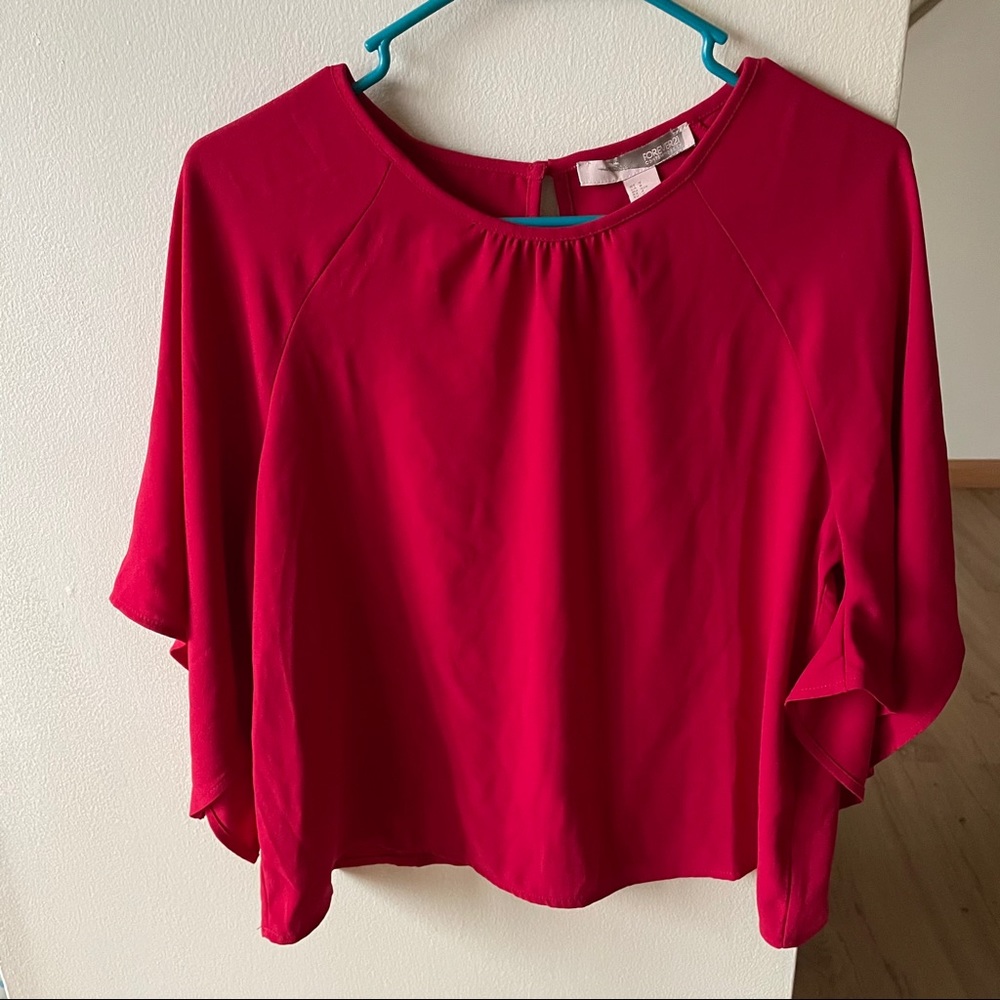 Forever 21 | red 3/4 sleeve roound neck flowy top size small